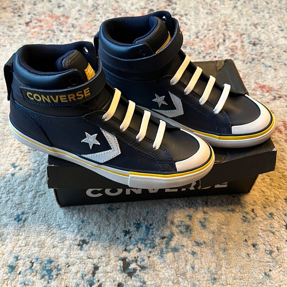 Converse Shoes Size 4 NIB